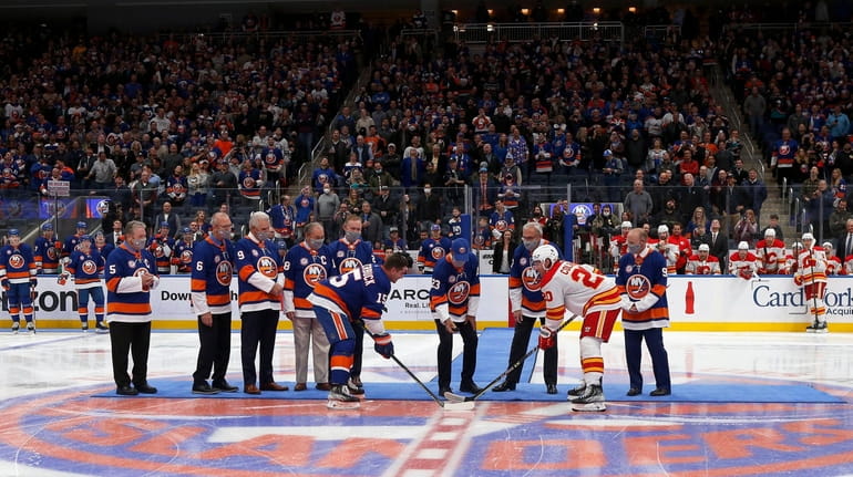 Islanders Hall of Famer Bobby Nystrom, along with other team...