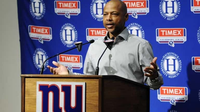Giants general manager Jerry Reese talks to reporters. (Jan. 3,...