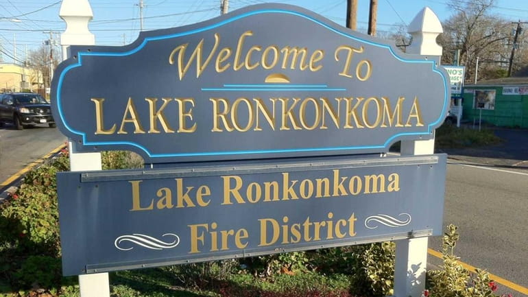 A sign welcome visitors to Lake Ronkonkoma. (Dec. 1, 2011)