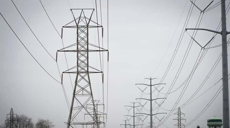 PSEG/LIPA power lines in Commack on Dec. 2, 2014.