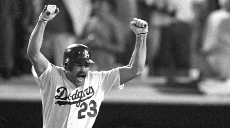 In this Oct. 15, 1988, file photo, Los Angeles Dodgers'...