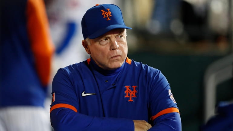 Mets manager Buck Showalter (11) in the dugout during the...