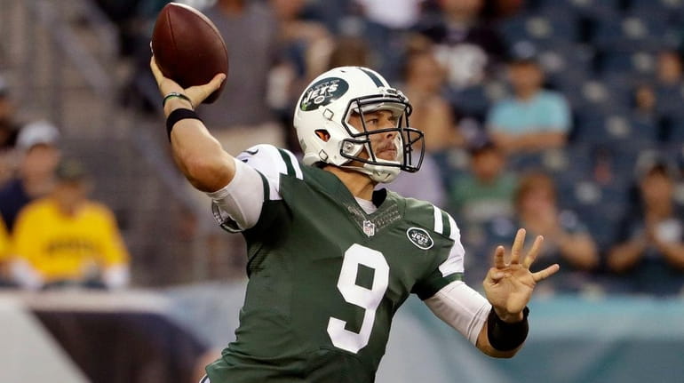 Bryce Petty throws a pass in the first half of...