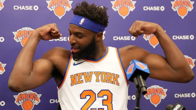 Mitchell Robinson of the Knicks showing off his guns on...