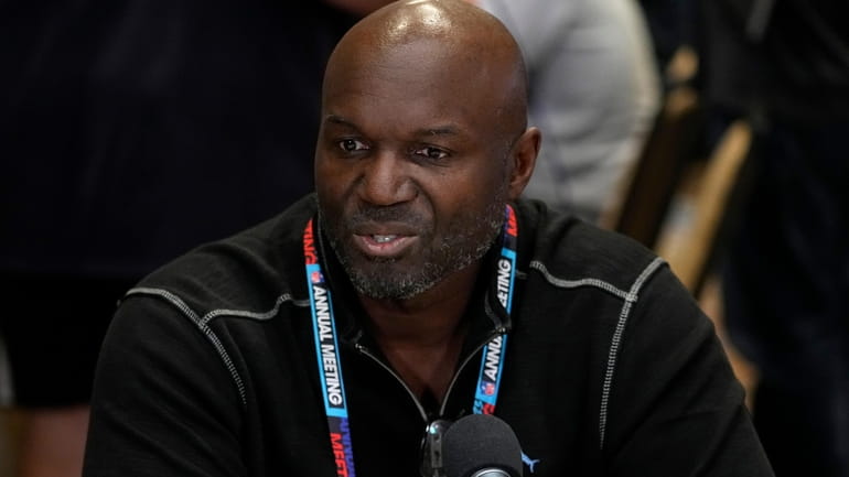 Tampa Bay Buccaneers head coach Todd Bowles speaks during the...