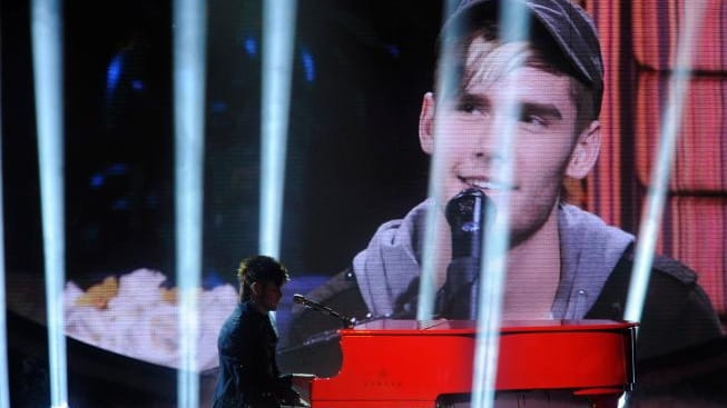 Colton Dixon was in his element, and kept true to...