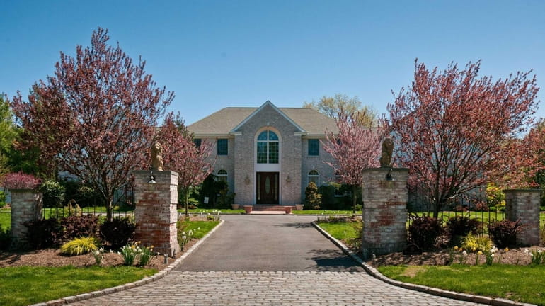 The homeowner of this Oyster Bay Cove homeowner is gifting...