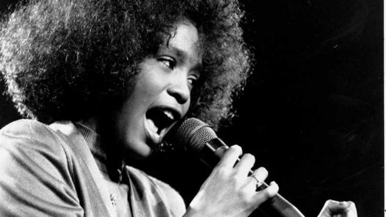 In this May 10, 1986, file photo, American singer Whitney...