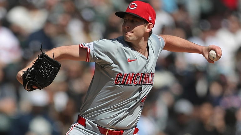 Cincinnati Reds' Nick Lodolo delivers during the first inning of...