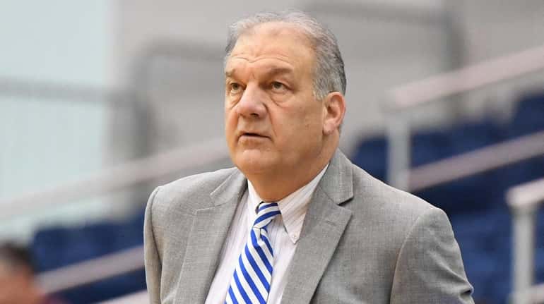 Hofstra head coach Joe Mihalich looks on during the second...