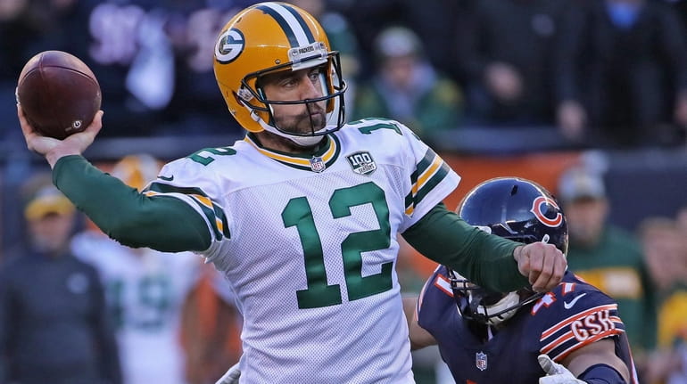 Packers QB Aaron Rodgers suffered a groin injury against Bears.