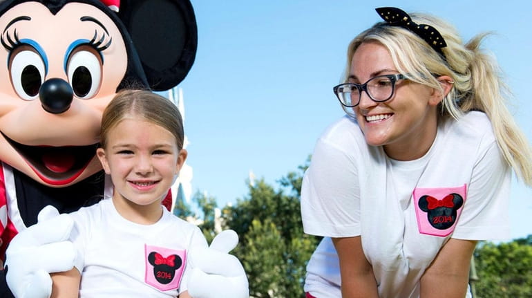 Jamie Lynn Spears poses with her daughter Maddie and Minnie...