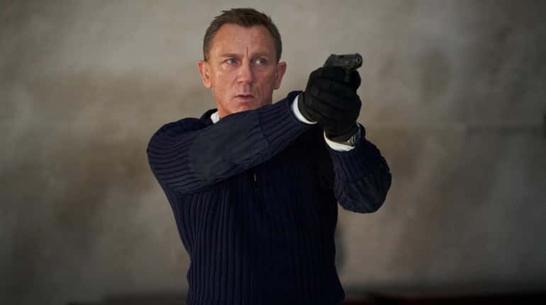 Daniel Craig stars as Agent 007 in "No Time to...