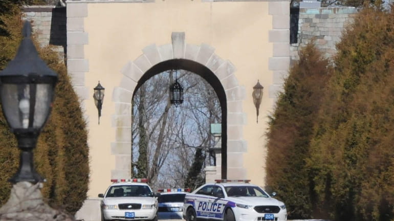 Suffolk County Police block off entrance to Oheka Castle at...