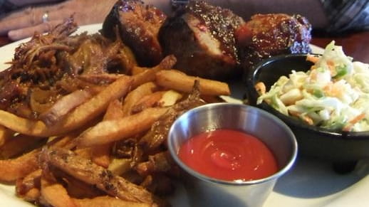 Barbecue plate at Jackson's in Commack