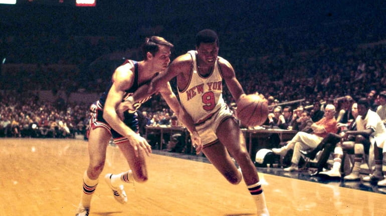 Former Knick Dave Stallworth, who played a key role in...