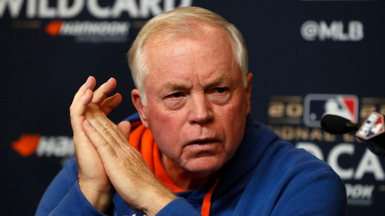 Mets manager Buck Showalter speaks to the media before Game...