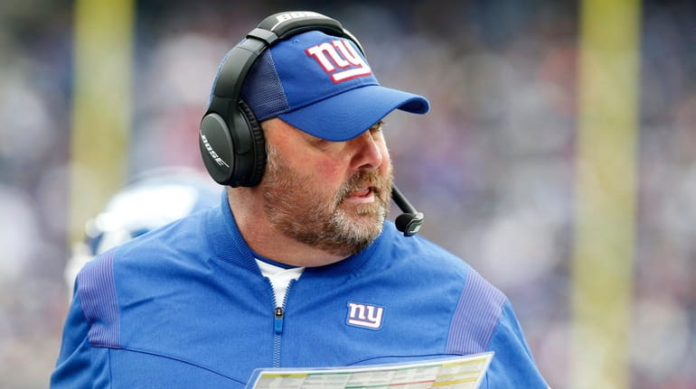 Freddie Kitchens of the Giants looks on against the Eagles...