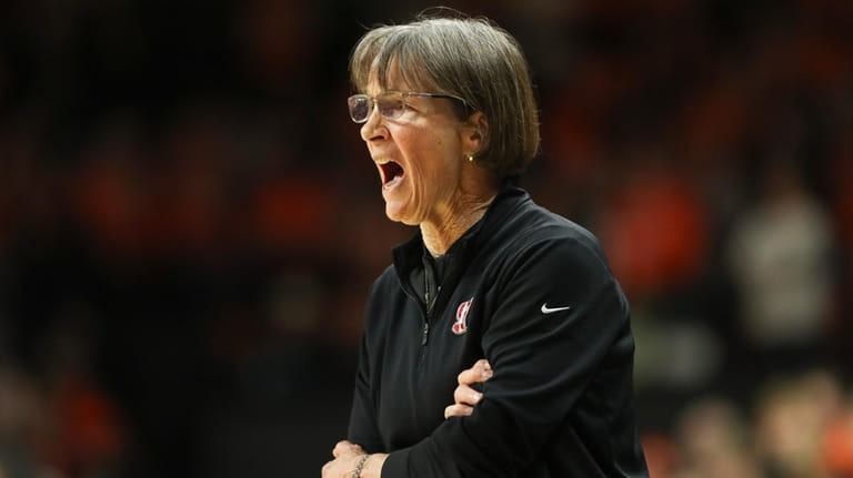Stanford coach Tara VanDerveer calls out to players during the...