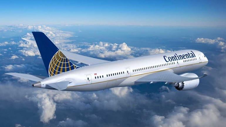 A Boeing Dreamliner with Continental Airline colors. (2007)