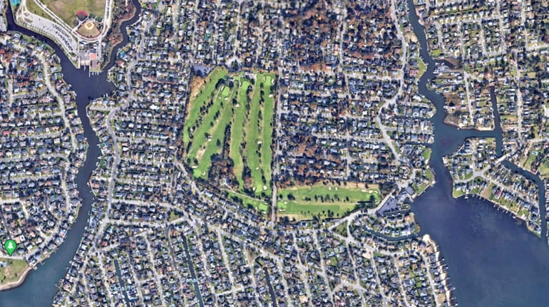Google Earth view of the Peninsula Golf Course in East...