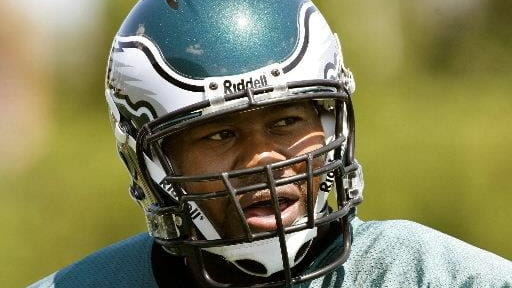 The Giants signed former Eagles left tackle Shawn Andrews, who...