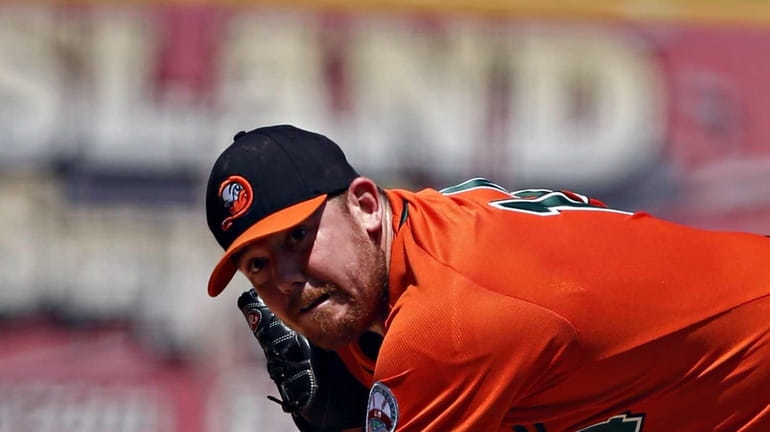 Ducks' starting pitcher Bill Murphy delivers in the top of...