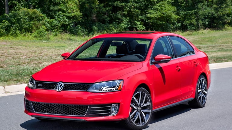 The 2014 Volkswagen Jetta SE has a manual gearbox and...