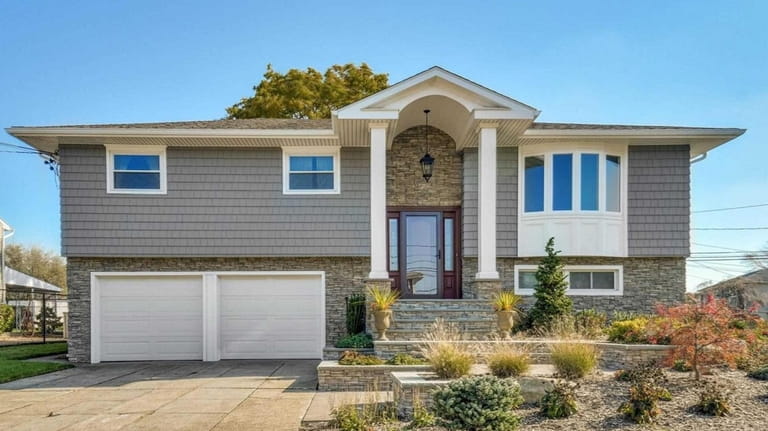 This high-ranch, listed for $489,000 in Deer Park, features a recently updated...