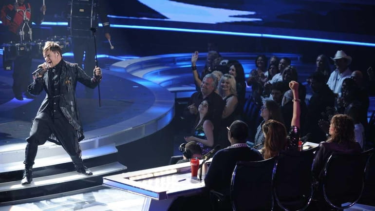 James Durbin performs "Uprising" on "American Idol." (April 20, 2011)
