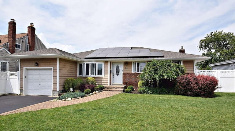 This three-bedroom ranch home in Farmingdale sold for $600,000 in...