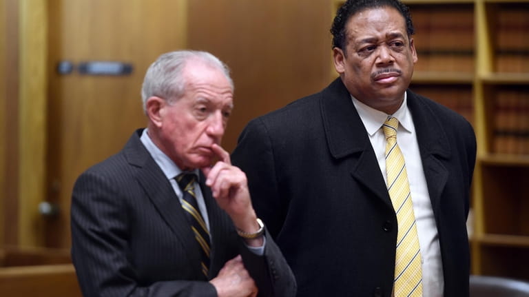 Former New Haven Police Officer Ronald Pressley, right, appears in...