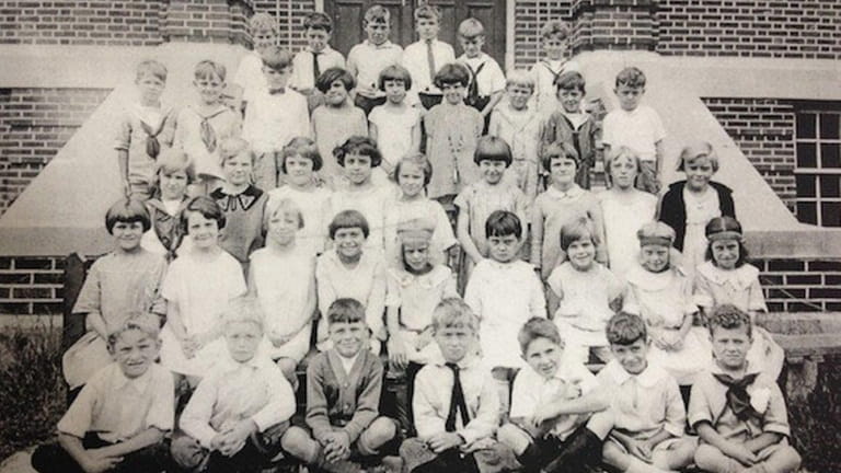 Second-graders at Clear Stream Avenue Elementary in 1923.