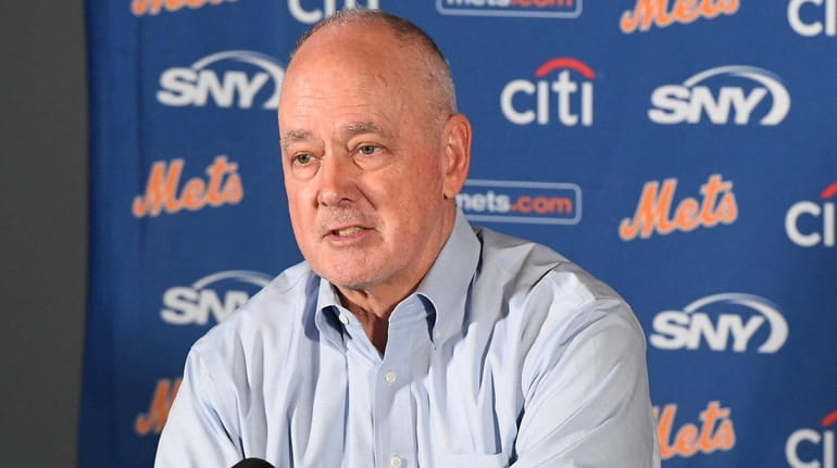 Mets president Sandy Alderson speaks at a press conference on July...