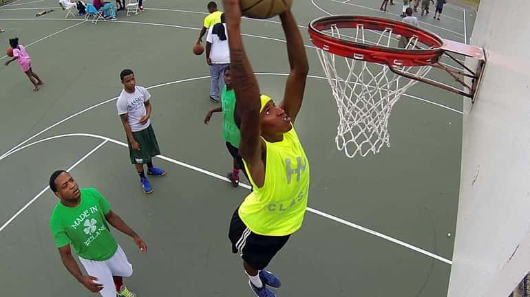 A basketball tournament with 60 participants was the main event...