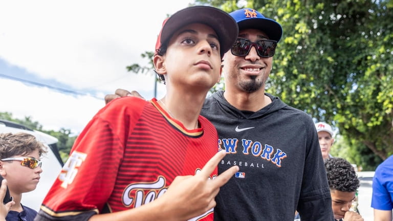 Mets pitcher Edwin Diaz during a visit to his hometown...