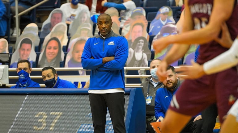 Hofstra Head Coach Speedy Claxton during the Molloy Lions at...