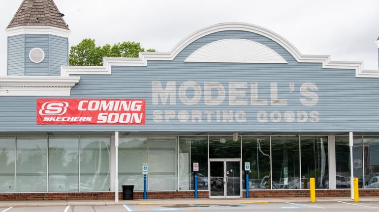 The former location of Modell's Sporting Goods in the Meadowbrook...