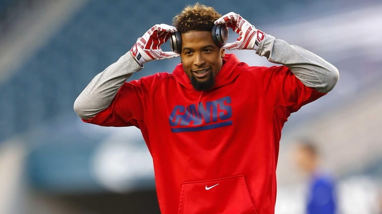 Odell Beckham Jr. #13 of the Giants warms up before...