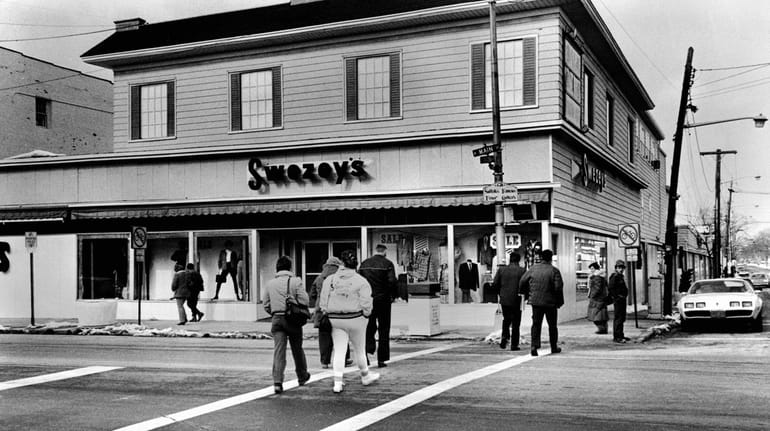 A photo dated Feb. 15, 1986, shows the Swezey's Deptartment...
