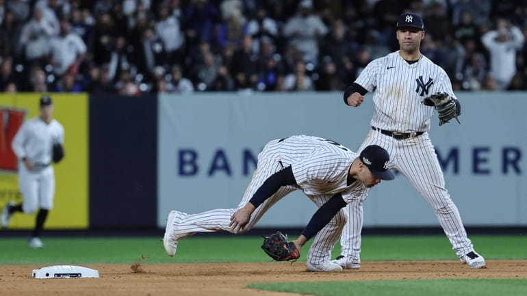 Astros make Yanks pay after double play that got away - Newsday