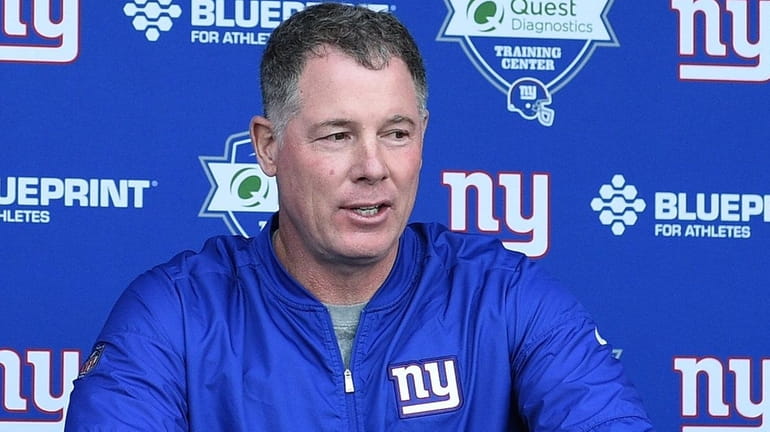 New York Giants head coach Pat Shurmur speaks to the...