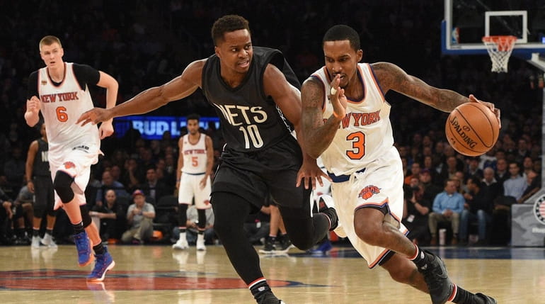 New York Knicks guard Courtney Lee drives the ball against...