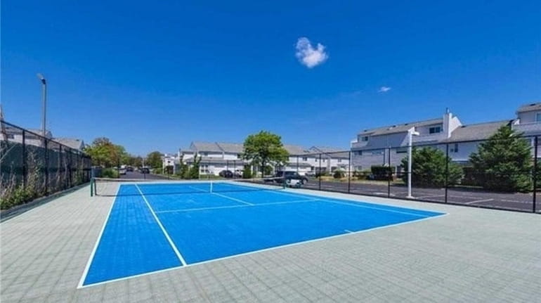 This is one of two tennis court at the Island...