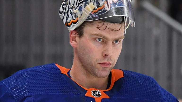 Islanders goaltender Semyon Varlamov looks on against the Blackhawks in...