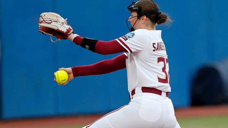 Florida State's Kathryn Sandercock pitches against Oklahoma State during the...
