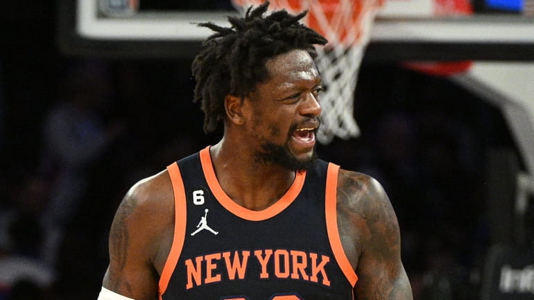 Knicks forward Julius Randle reacts with 0.2 seconds left in...