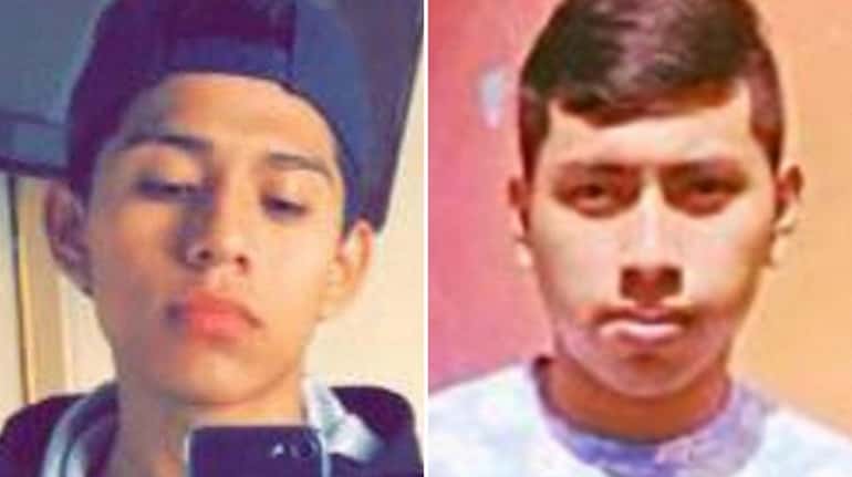 Jorge Tigre, 18, left, of Bellport, and Justin Llivicura, 16,...