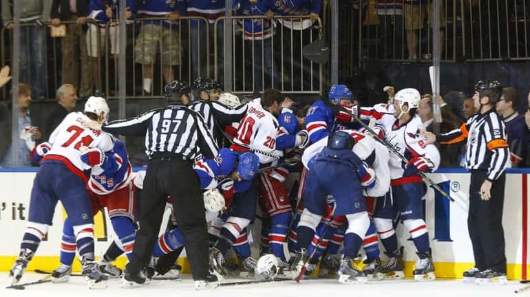 The Capitals and Rangers mix it up after the buzzer...