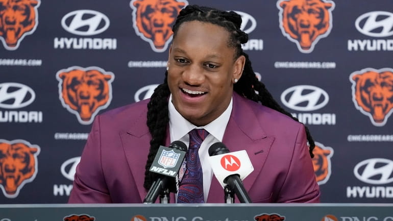 Bears new linebacker Tremaine Edmunds speaks during a news conference at...